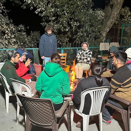 Zu-Zu Hostels Shimla Buitenkant foto