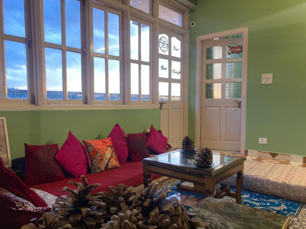 Zu-Zu Hostels Shimla Buitenkant foto