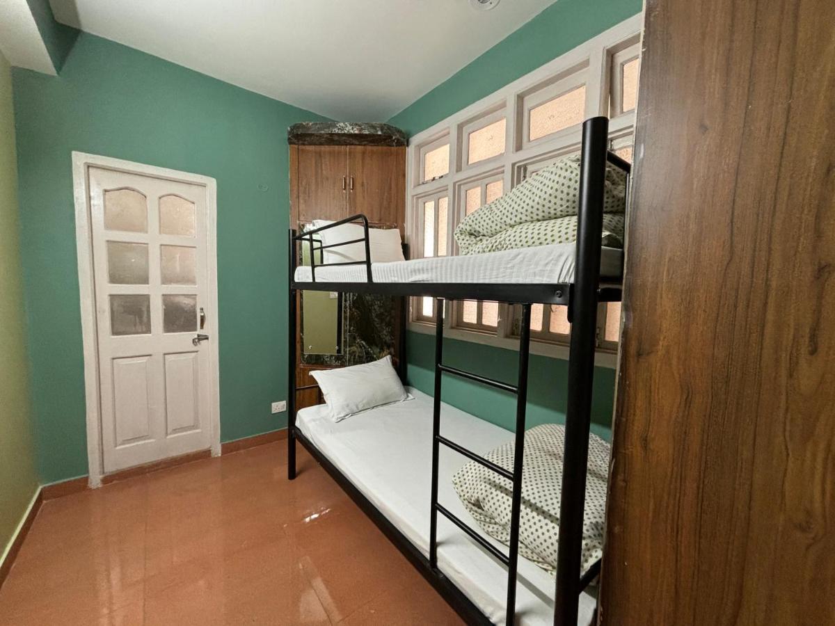 Zu-Zu Hostels Shimla Buitenkant foto