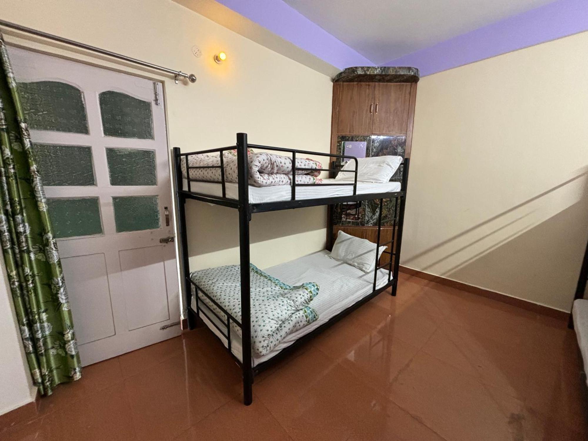 Zu-Zu Hostels Shimla Buitenkant foto