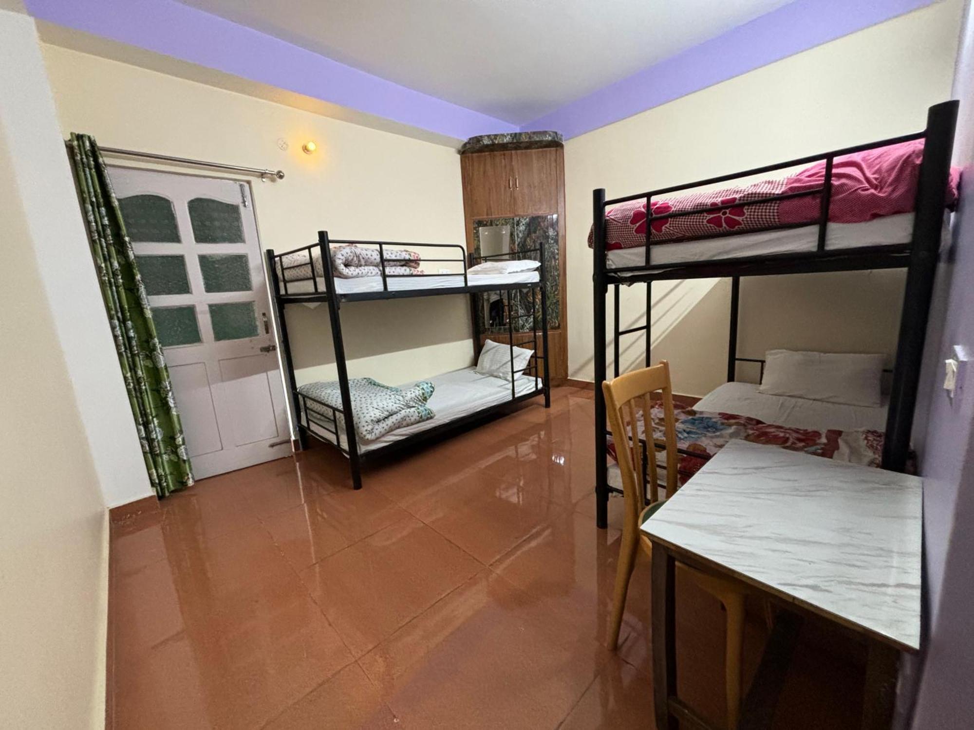 Zu-Zu Hostels Shimla Buitenkant foto